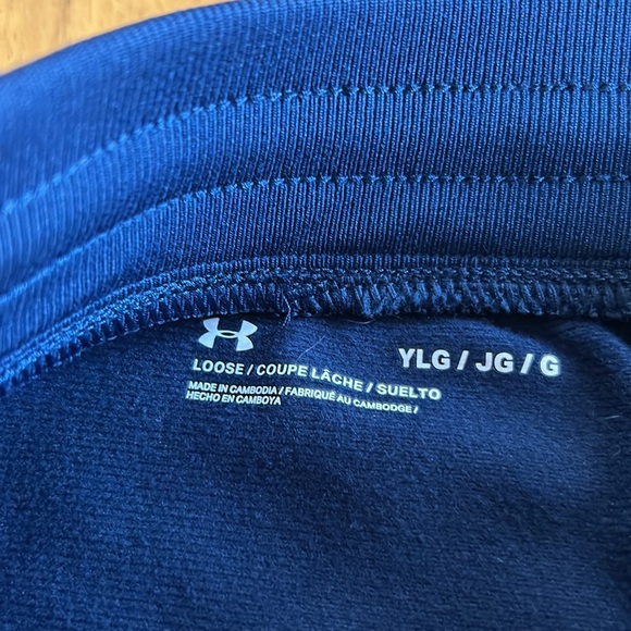 UNDER ARMOUR Youth Jogger. Excellent condition with zip pockets. - Picture 5 of 6